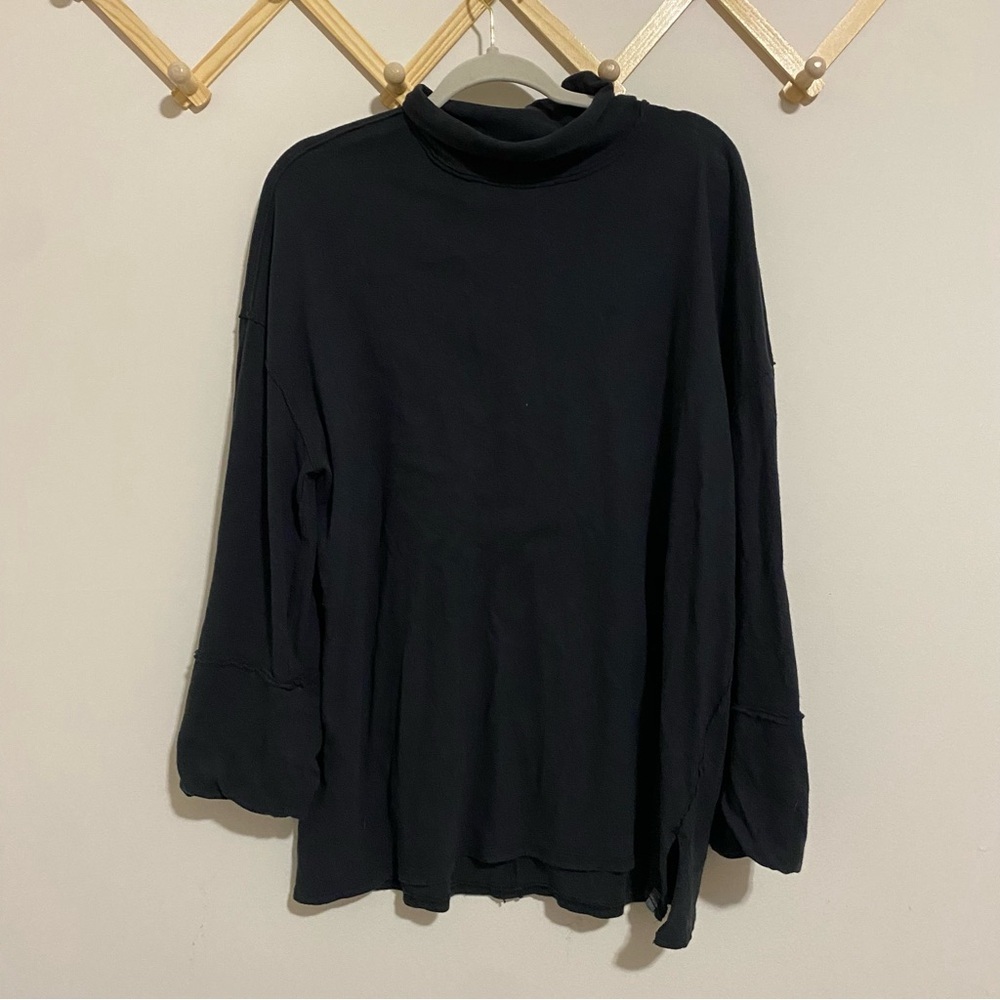We the Free Navy Blue Long Sleeve Mock Neck Top size Medium